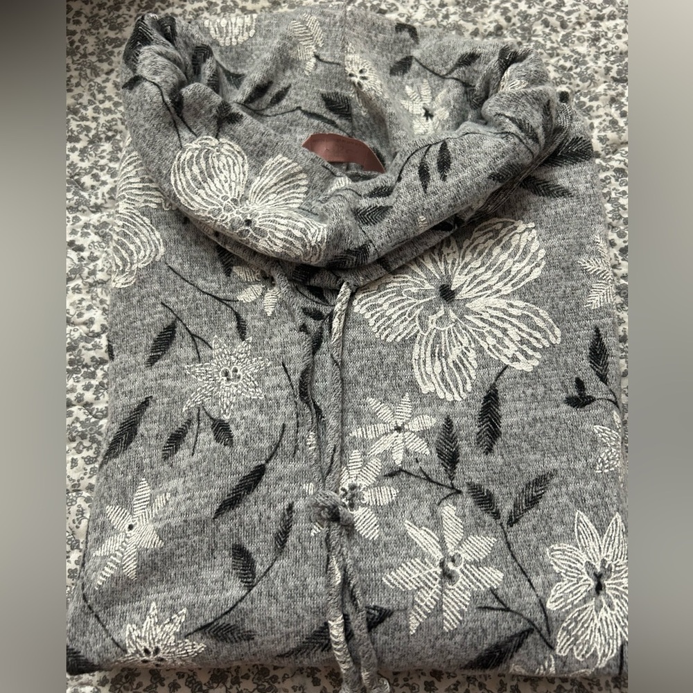SJS Gray and Black Patterned Hoodie
